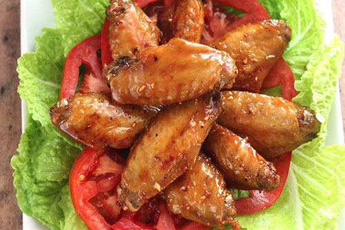 Cách làm cánh gà om nước dừa mềm thơm, đậm đà