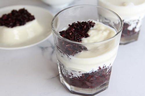 Biết điều này chắn chắn 99% ai cũng sẽ mua sữa chua nếp cẩm về ăn ngay