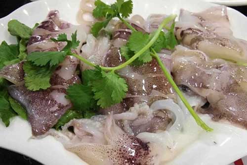 Nhân viên nhà hàng tiết lộ 4 món không nên gọi khi ăn lẩu