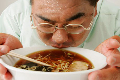 8 tác hại đáng sợ khi bạn thường xuyên ăn mì tôm vào buổi sáng