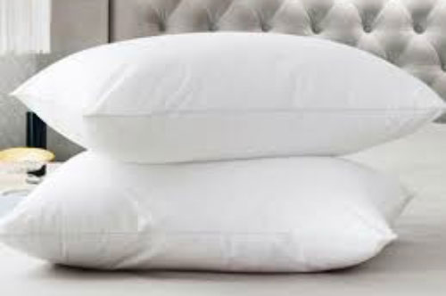 Cách đơn giản giúp ruột gối căng phồng như lúc mới mua