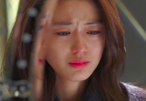 Trước ngày ra tòa ly hôn, mẹ chồng vượt 500 km đưa cho tôi chiếc nồi đất, vừa nhìn thấy tôi đã khóc nức nở