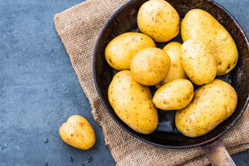 Bỏ ngay cách ăn khoai tây này nếu không muốn cả nhà bị ngộ độc