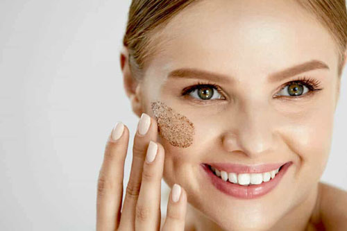 S&#x1EA1;ch m&#x1EE5;n s&#xE1;ng da v&#x1EDB;i c&#xE1;ch t&#x1EA9;y da ch&#x1EBF;t n&#xE0;y