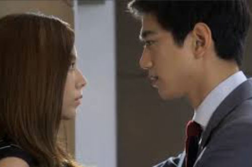 Khi đang bàn chuyện chia tài sản, bố chồng đề nghị tặng anh hàng xóm mảnh đất 100m2 làm cả nhà choáng váng