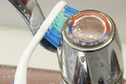 Lấy lại vẻ sáng bóng cho đồ inox bằng mẹo cực hay mà an toàn, ai cũng nên biết