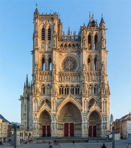 Chiêm ngưỡng 6 nhà thờ nổi tiếng không kém nhà thờ Đức Bà Paris
