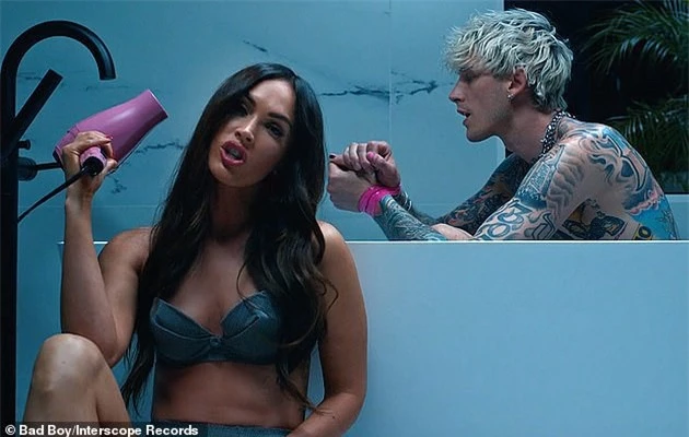 Megan Fox dính như sam tình trẻ kém 4 tuổi, nắm chặt tay nhau đi hẹn hò đêm - ảnh 7