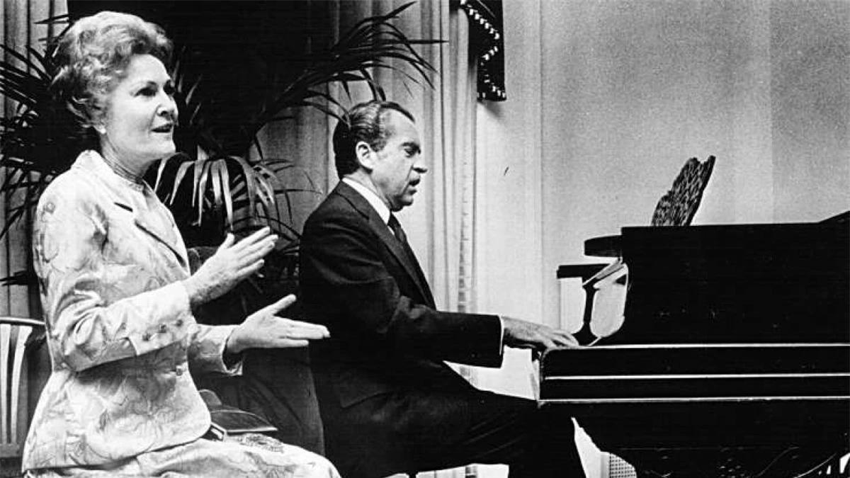 Richard Nixon (1913-1994): Trong khi Richard Nixon thường được nhắc đến với vụ lùm xùm Watergate thì hầu hết mọi người không biết về tài năng âm nhạc của ông. Tổng thống Nixon có thể chơi 5 loại nhạc cụ mà không cần đọc khuông nhạc.
