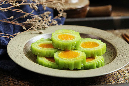 Trổ tài làm món mướp đắng nhồi bí đỏ 'ngon mắt', lạ miệng từ người già đến trẻ nhỏ đều thích mê