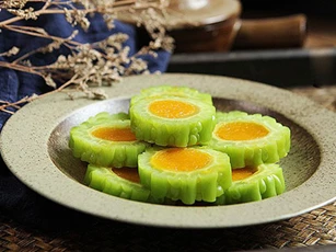 Trổ tài làm món mướp đắng nhồi bí đỏ 'ngon mắt', lạ miệng từ người già đến trẻ nhỏ đều thích mê
