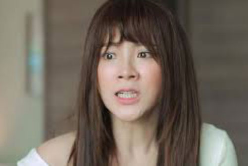 Ốm nghén đi mua khế chua, vợ được chị bán hoa quả tiết lộ bí mật 'động trời' của chồng, nhưng sốc hơn là thái độ của gia đình anh