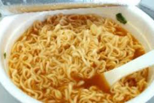 Ăn mì tôm kiểu này khác nào đang bỏ tiền ra 'mua' ung thư bệnh cao huyết áp vào người