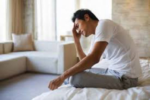 Nhìn mâm cơm vợ bưng ra đãi anh trai chồng, tôi giận dữ tới mức hất đổ tất cả