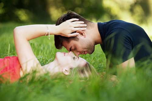 Hóa ra đây là lý do người ta thường nhắm mắt khi hôn