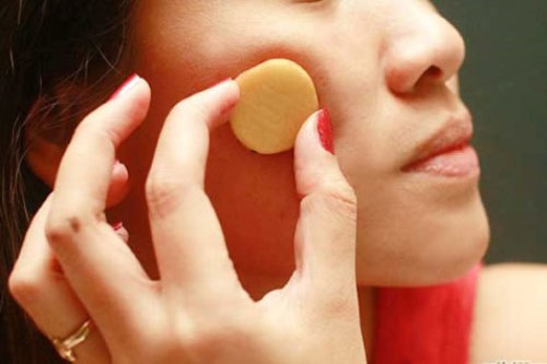 4 cách trị mụn đầu đen bạn không cần nặn