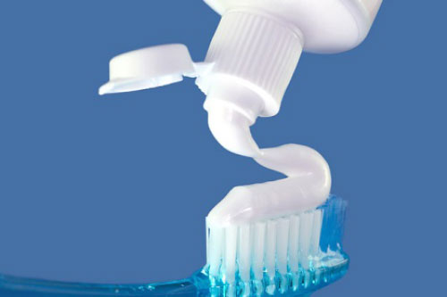 Dùng kem đánh răng hàng ngày mà không biết những mẹo vặt hay ho này là phí cả đời