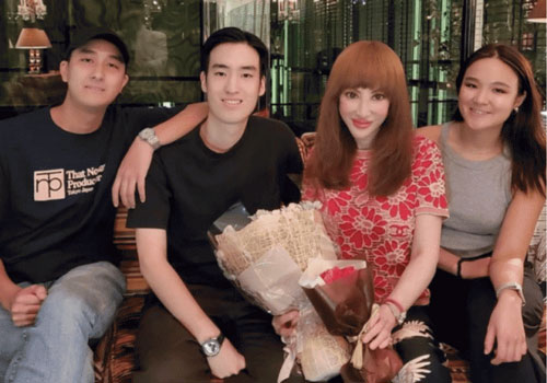 'Mỹ nhân mặt rắn' Tiết Chỉ Luân 58 tuổi sống một mình trong biệt thự hàng trăm tỷ, khách đến chơi được mời ăn sushi phủ vàng