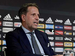 Sếp lớn Juventus 'lật mặt' về tương lai của Ronaldo