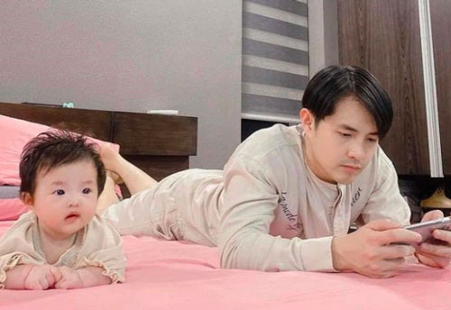 Đông Nhi ra rìa thật rồi: Valentine trắng nhưng hoá phó nháy, Ông Cao Thắng quên vợ mà khoe ảnh bên “nóc nhà” mới