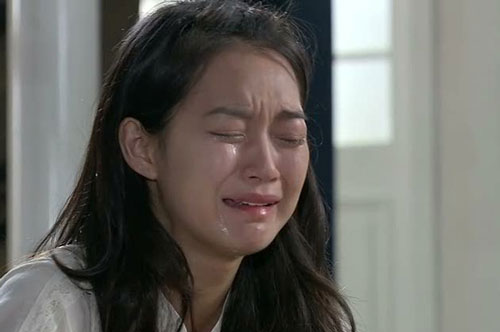 Gặp lại tình cũ của chồng 4 năm trước, tôi bám theo cô ta để rồi chết lặng khi thấy