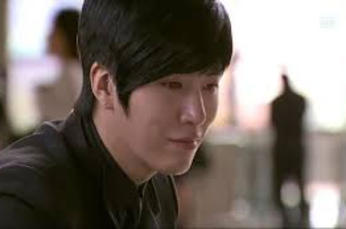 Nửa đêm rình vợ ngoại tình, tôi chết sững khi vợ không đi với gã nào mà lại làm điều bất ngờ ấy