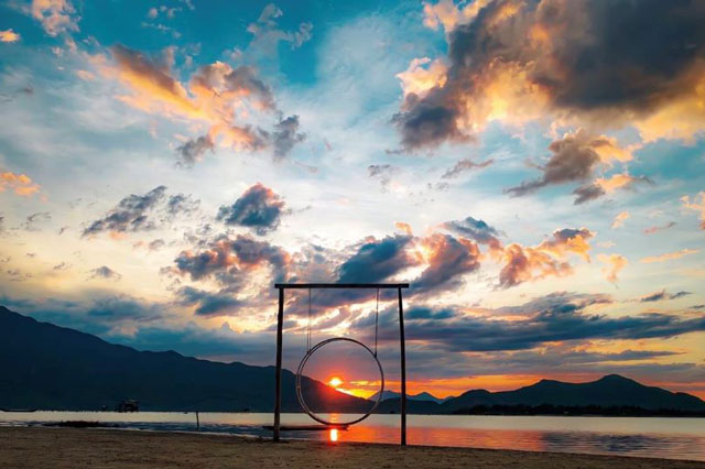 Đầm Lập An đẹp như một bức tranh thủy mặc