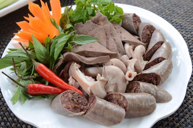 Cấm kỵ khi ăn lòng lợn bạn phải biết