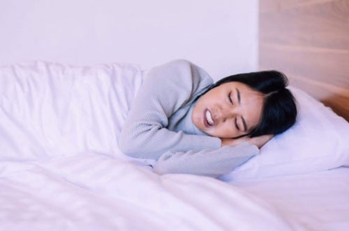 Nghiến răng khi ngủ có nguy hiểm không?
