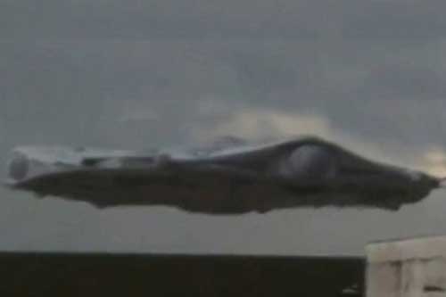 Tận mắt thấy UFO hạ cánh xuống Mỹ
