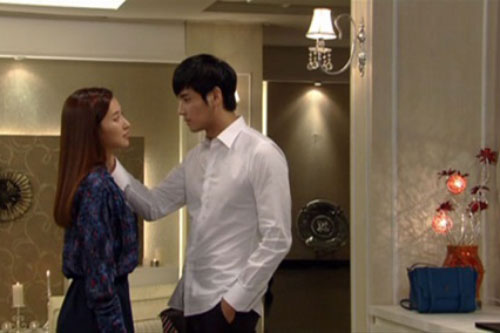 Đưa bạn gái đi nhà nghỉ, tôi giả vờ quên ví để không phải trả tiền và câu chuyện phía sau