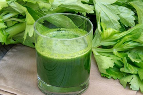Nước ép cần tây rẻ bèo nhưng lại giúp giảm cân, trẻ hóa cơ thể