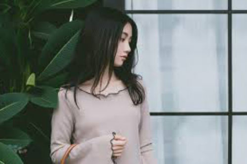 Đến nhà chị gái chơi, biết nguyên nhân những vết cào trên tường mà tôi sốc khủng khiếp