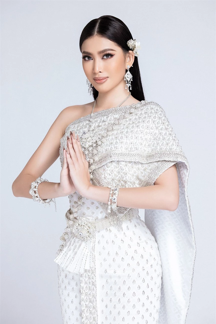 Sau khi bị hack instagram, Ngọc Thảo tung bộ ảnh đẹp 'đỉnh cao' khi mặc quốc phục Thái Lan - ảnh 2