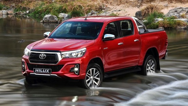 Thu hồi gần 2.000 ô tô Toyota Hilux do dính lỗi kỹ thuật