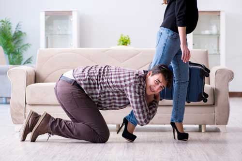 9 dấu hiệu bạn đang là người đeo bám trong mối quan hệ