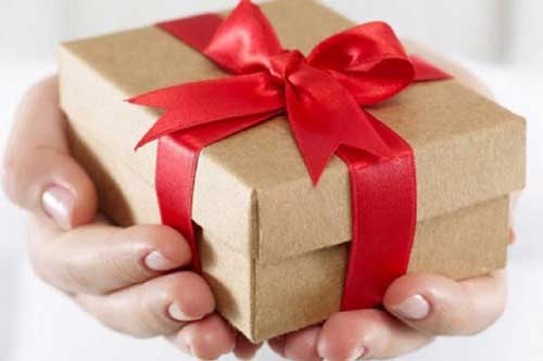 Chị em hãy nhớ: Phụ nữ thông minh, độc lập không trông chờ những món quà từ đàn ông