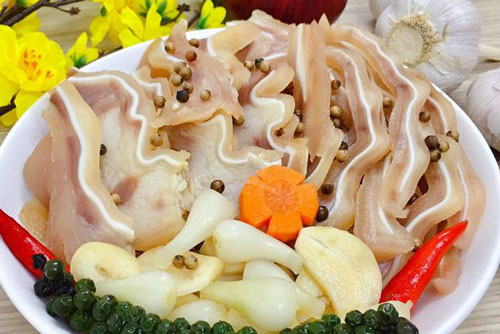 Luộc tai heo cứ cho thêm thứ này, đảm bảo vừa trắng lại ngon giòn sần sật, càng ăn càng thèm