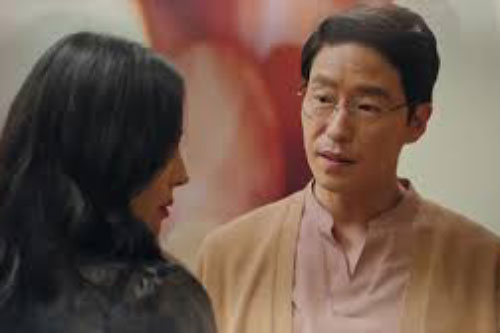 Vợ khăng khăng "chọn toàn đồ tốt cho gia đình", nhưng vô tình thấy 2 tờ hóa đơn ở trên bàn, tôi chua chát nhận ra bộ mặt thật của cô ấy