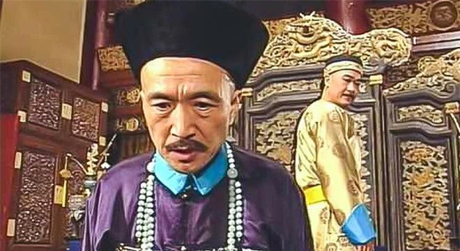 Bị Càn Long ép nhảy sông, Tể tướng Lưu gù chỉ đáp lại 1 lời đã khiến Hoàng đế bội phục, ung dung vượt qua cửa tử - Ảnh 1.