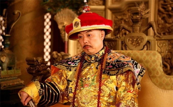 Bị Càn Long ép nhảy sông, Tể tướng Lưu gù chỉ đáp lại 1 lời đã khiến Hoàng đế bội phục, ung dung vượt qua cửa tử - Ảnh 3.