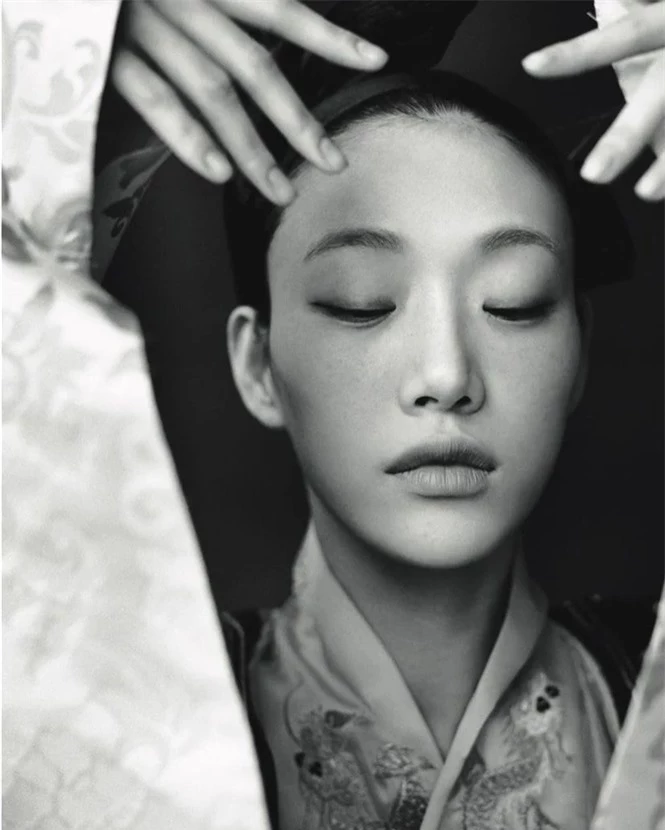 Loạt mỹ nhân Hàn đẹp như cổ tích trong trang phục truyền thống hanbok - ảnh 16