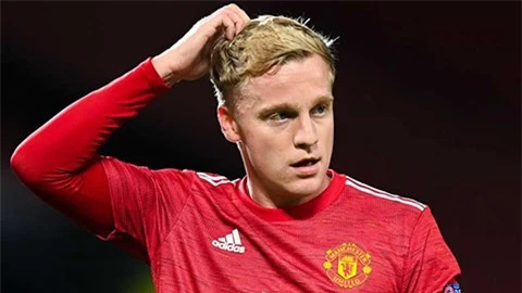 'Van de Beek không hạnh phúc tại MU, nhưng sẽ không ra đi'