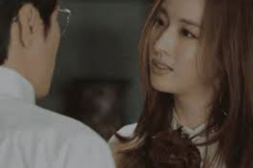 Vợ nằng nặc đòi ly hôn chỉ vì bố con tôi gọi cô ấy là "dì ghẻ"