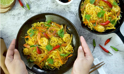 Đổi vị với bún gạo xào Singapore siêu ngon