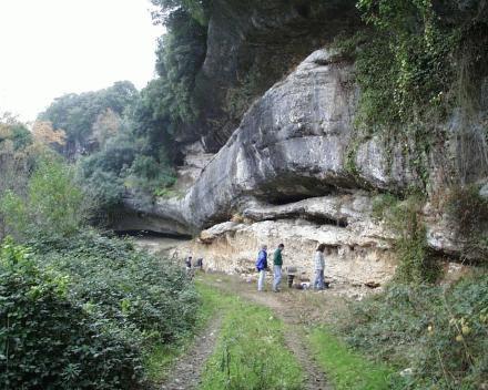 Chiếc răng 30.000 năm tuổi tiết lộ điều gì?