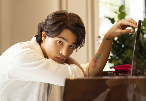 Hotboy 1m86 gây sốt với vẻ ngoài lãng tử trong 'Gái già lắm chiêu'