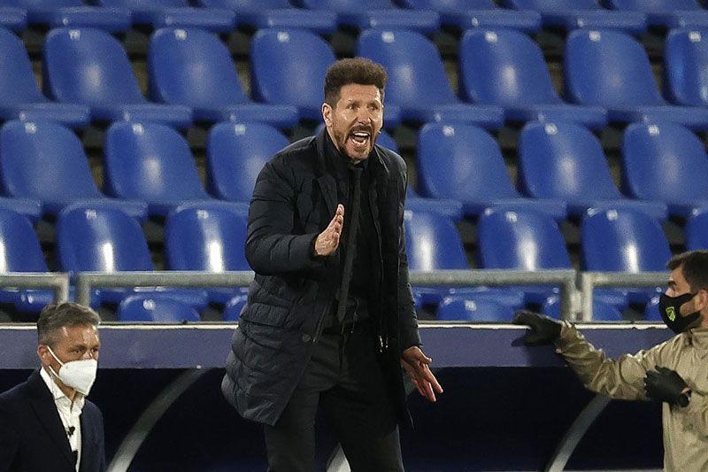 HLV Simeone 'nắn gân' Chelsea trước đại chiến