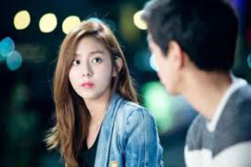 Thương anh hàng xóm bị thất tình, tôi sang động viên nào ngờ hoảng loạn khi mở cánh tủ nhà bếp