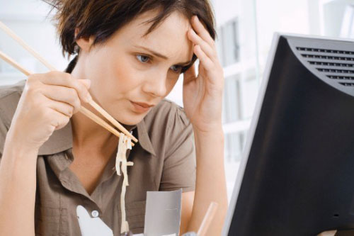 Thói quen ăn uống vô cùng nguy hiểm hầu như ai cũng mắc phải mà không hay biết